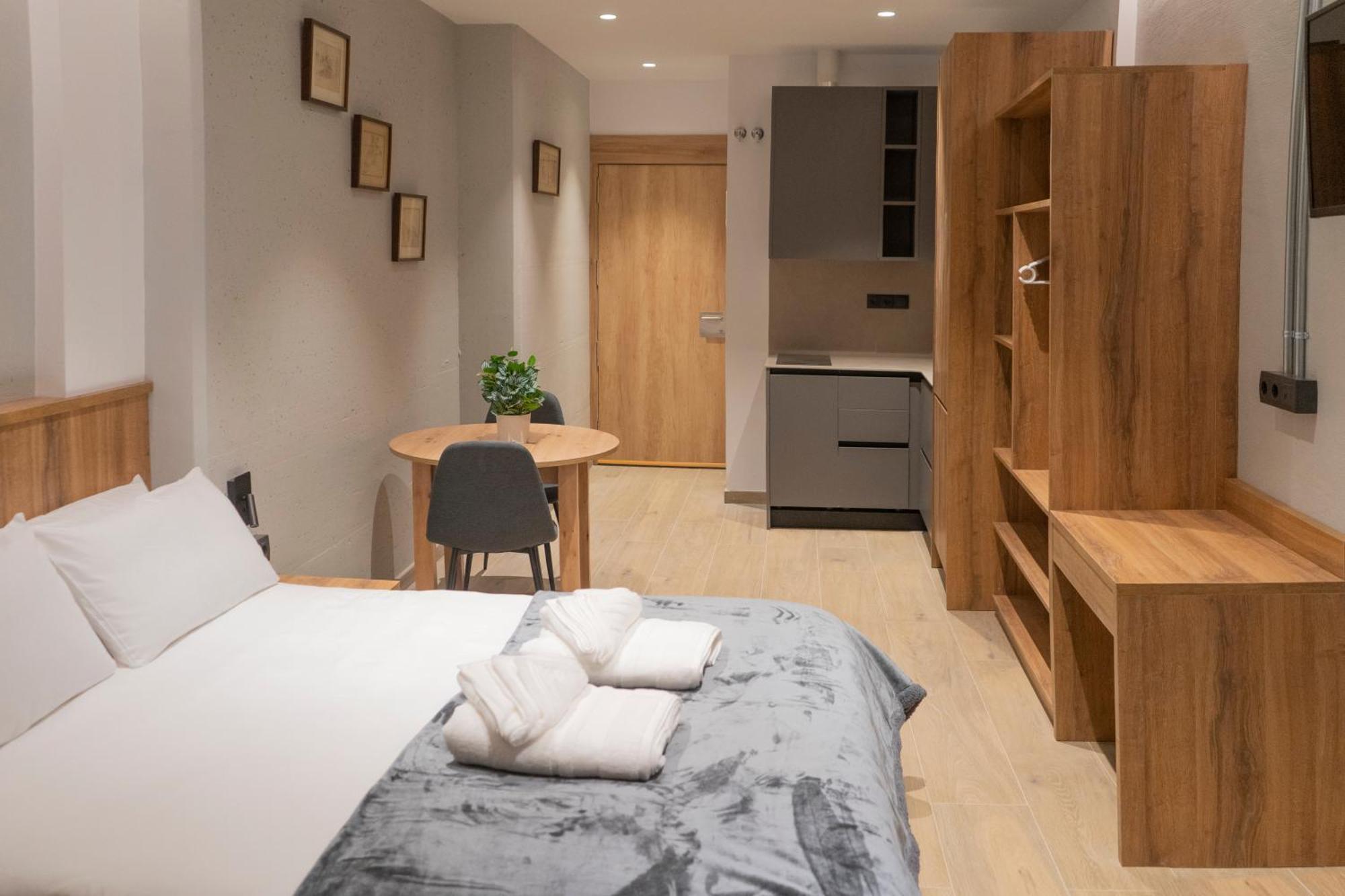 Monturiol Apartaments Barcelona Eksteriør billede