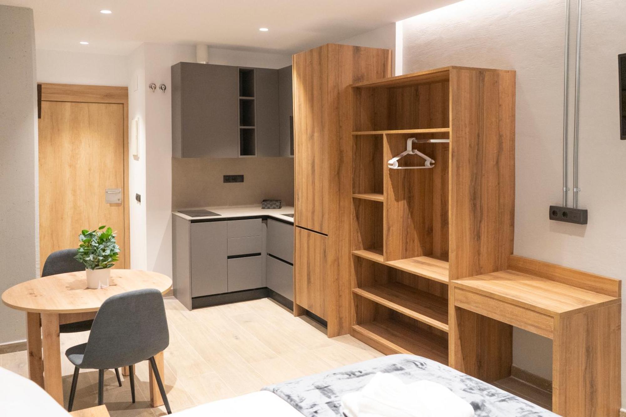 Monturiol Apartaments Barcelona Eksteriør billede